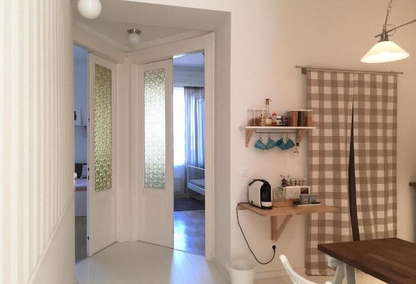 פנסיון Hello Puli Parliament