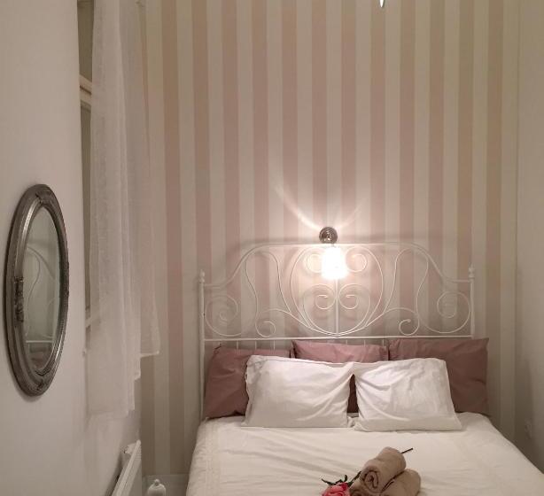 פנסיון Hello Puli Parliament