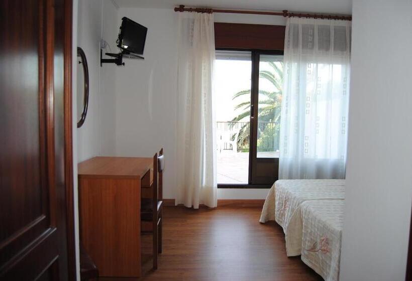 پانسیون Hostal Carabela