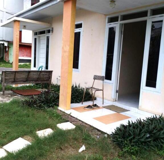 پانسیون Kenangan Guest House