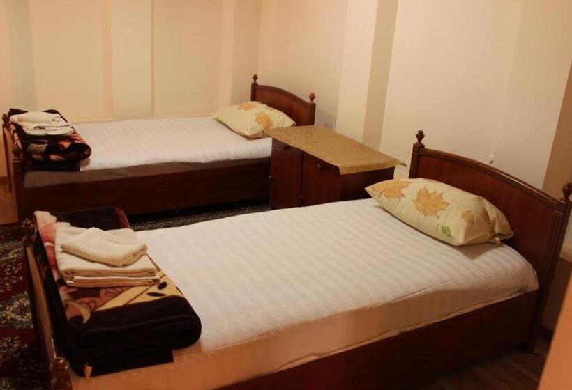 بنسيون Nazira & Azizbek 2