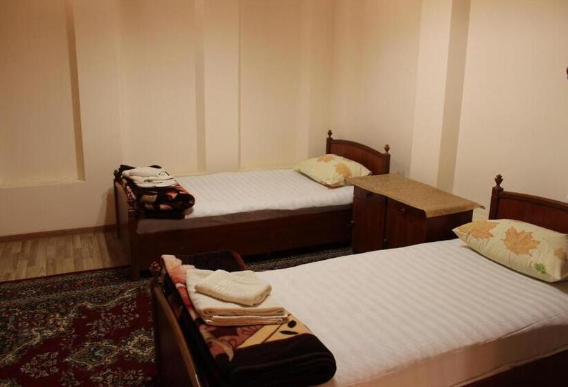 بنسيون Nazira & Azizbek 2