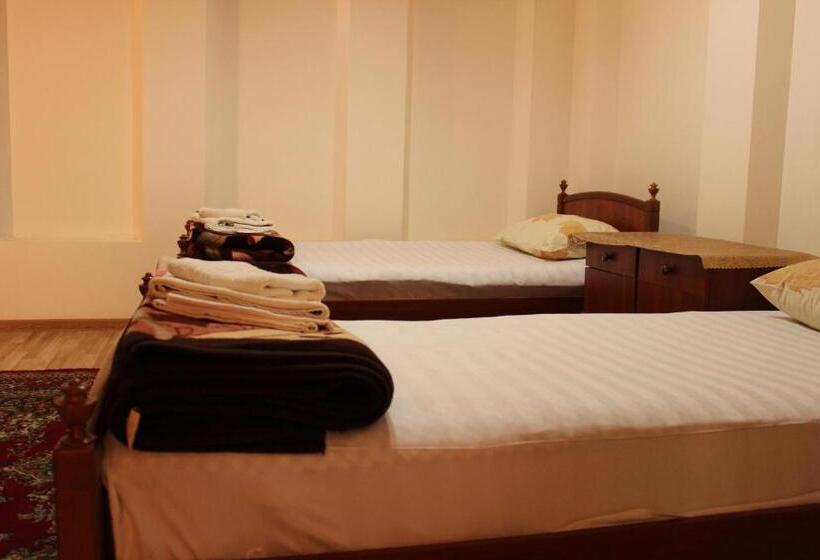 بنسيون Nazira & Azizbek 2