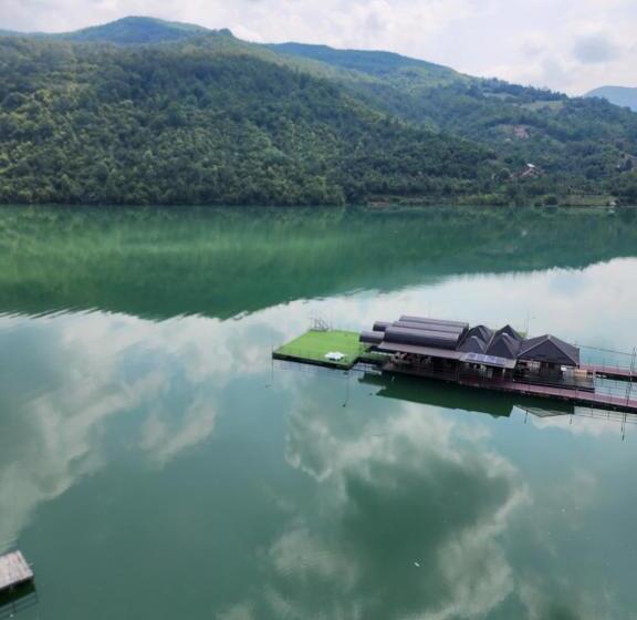 پانسیون Panorama Resort