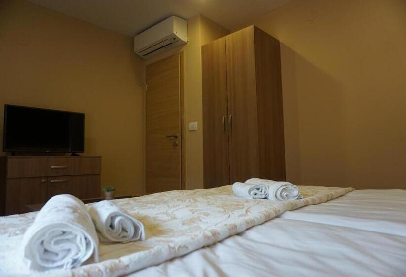 پانسیون Rooms And Apartment Soča Kobarid