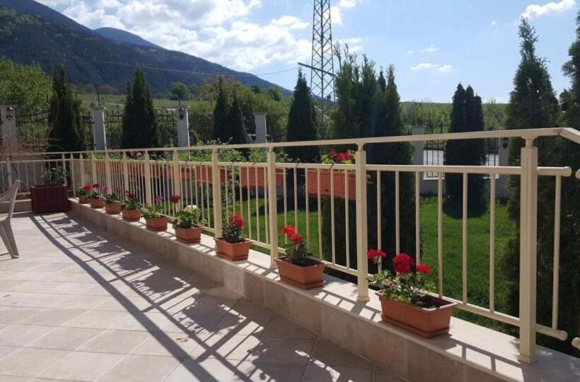 پانسیون Vikeya Guest House