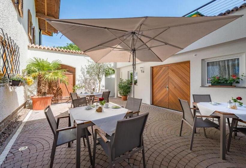 Pension Etschblick B&b