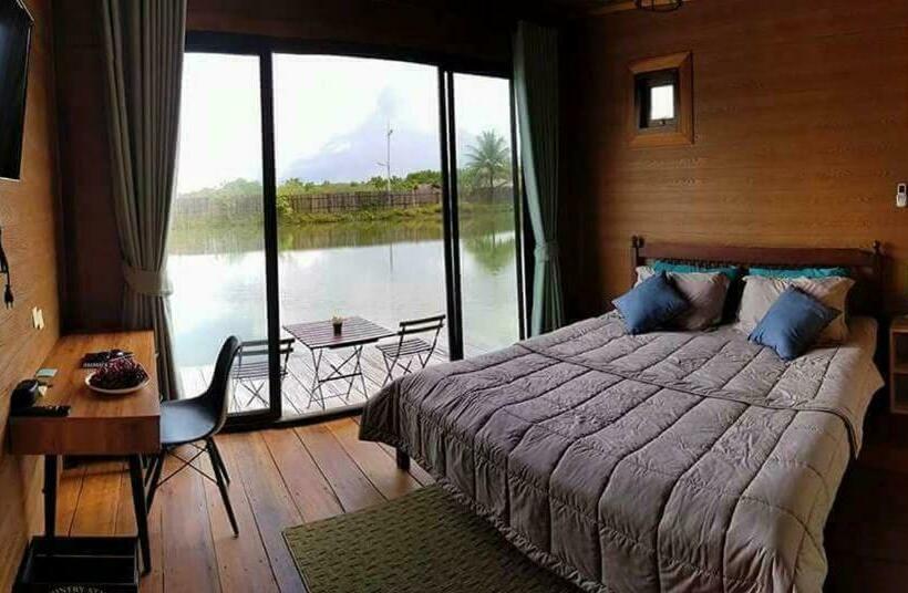 Resort Calm At Bangphat