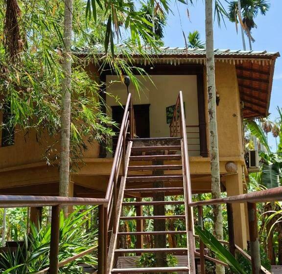 منتجع Yamunatheeram