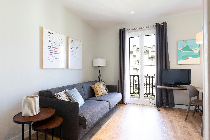 Aspasios Urquinaona Apartments