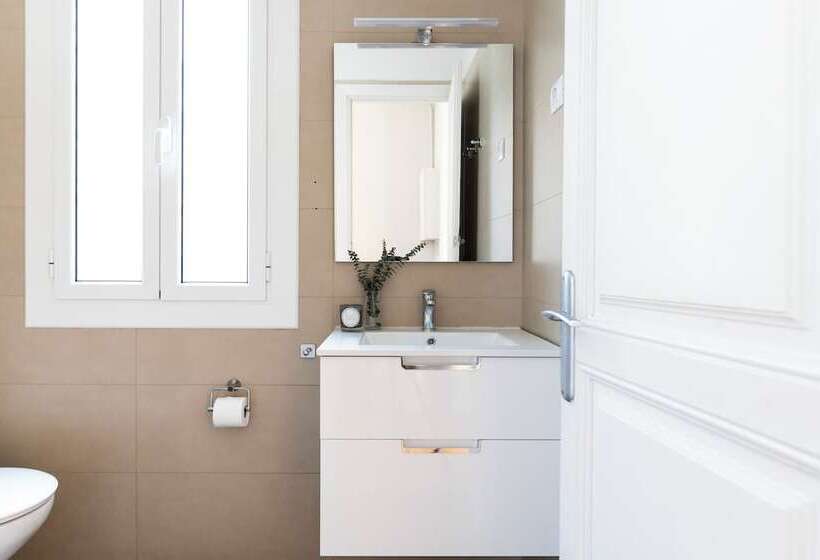 Aspasios Urquinaona Apartments