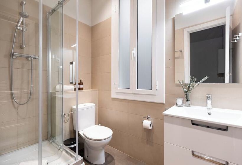 Aspasios Urquinaona Apartments