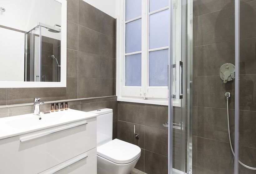 Aspasios Urquinaona Apartments