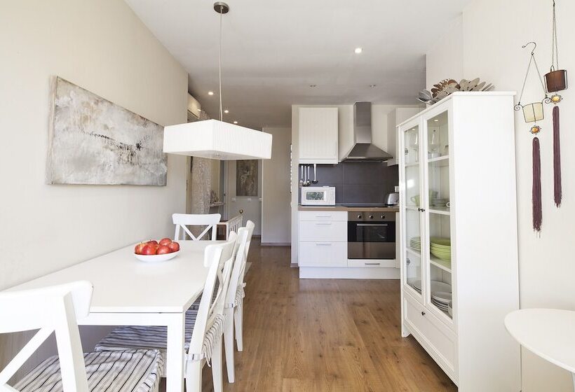 Aspasios Urquinaona Apartments