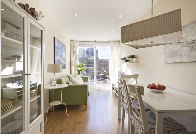 Aspasios Urquinaona Apartments