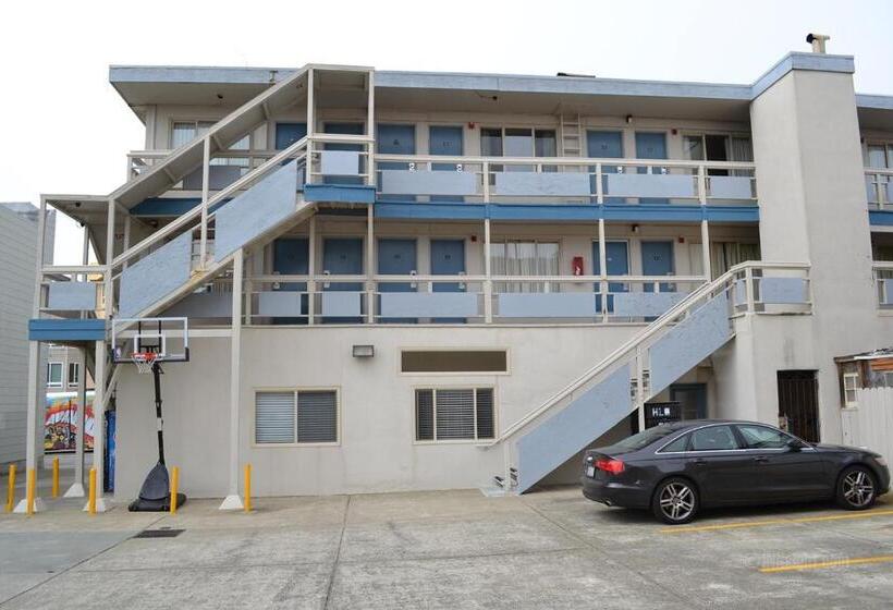 فندق على الطريق Ocean Inn