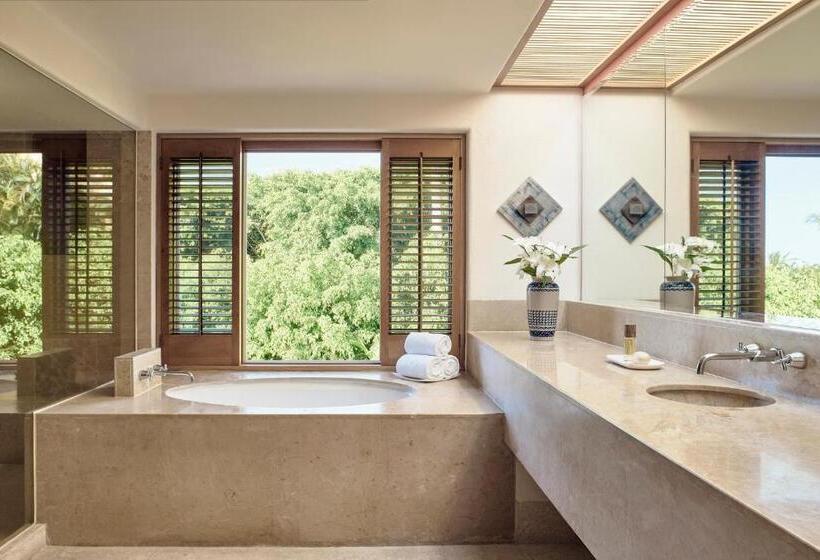 Four Seasons Resort Punta Mita