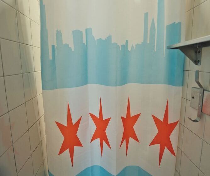 Hi Chicago Hostel