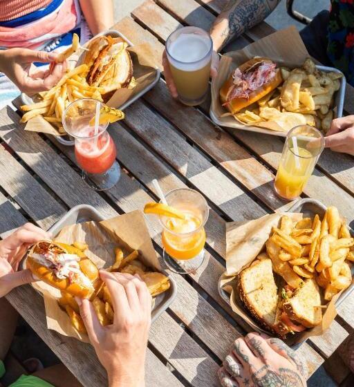 Отель Admiral S Inn Resort