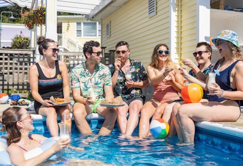 Отель Admiral S Inn Resort