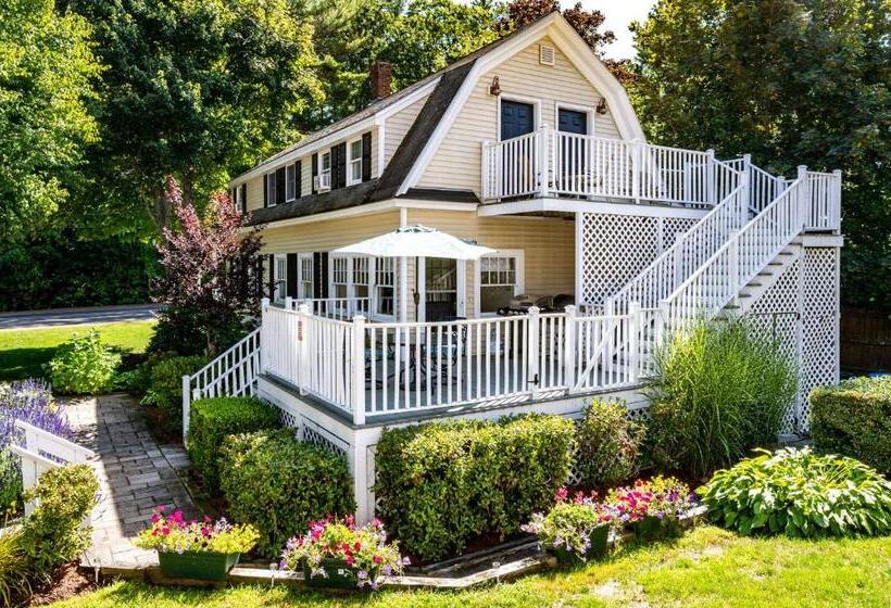 Отель Admiral S Inn Resort