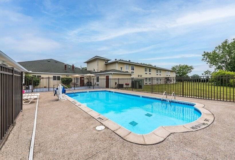 호텔 American Inn And Suites Dundee