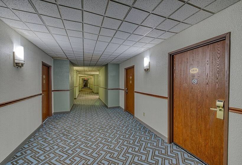 호텔 American Inn And Suites Dundee