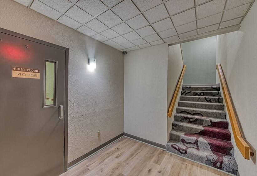 호텔 American Inn And Suites Dundee