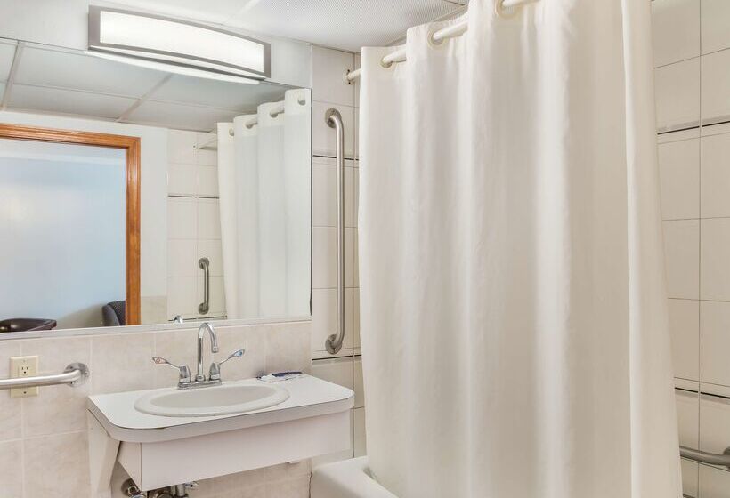 בית מלון כפרי America S Best Value Inn & Suites/hyannis