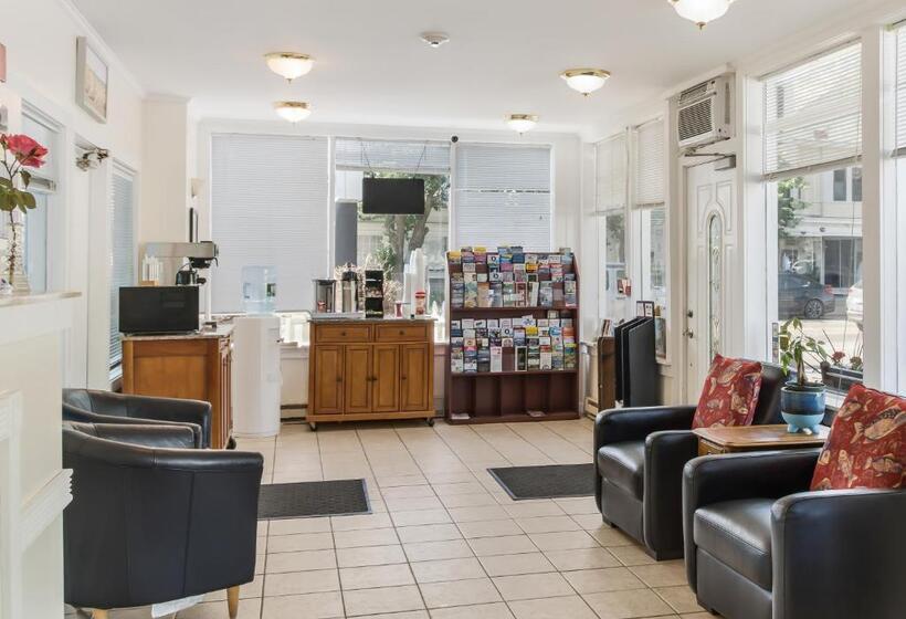 בית מלון כפרי America S Best Value Inn & Suites/hyannis