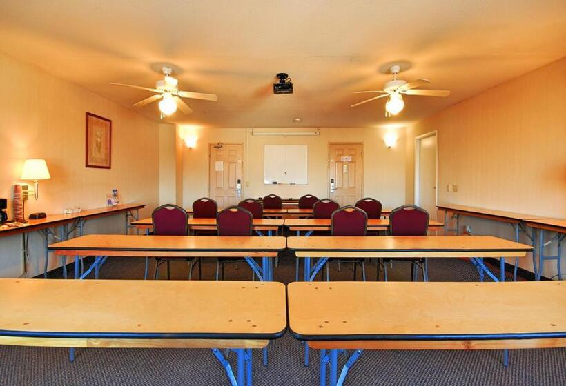 Отель Americas Best Value Inn Westmorland