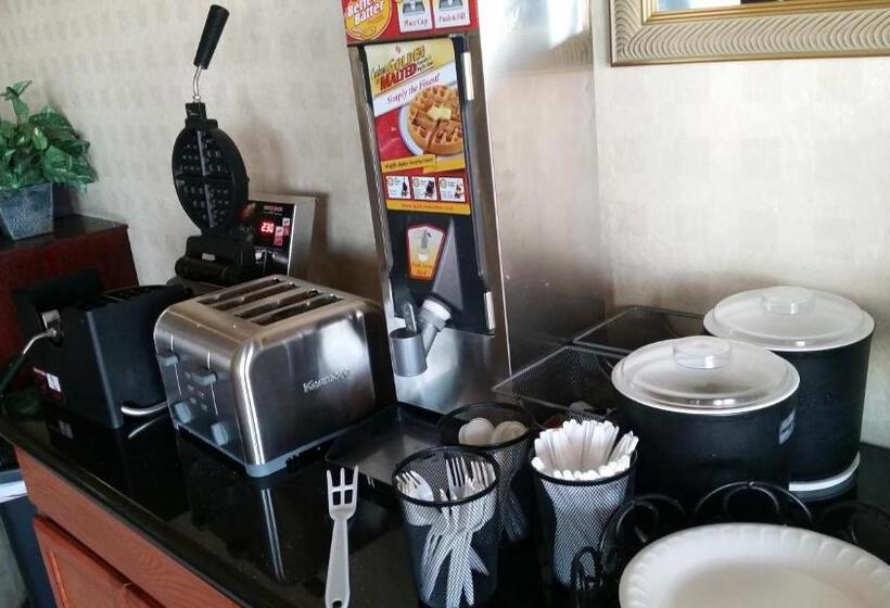 Отель Americas Best Value Inn Westmorland