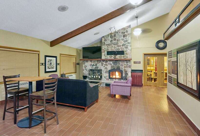 فندق Americinn By Wyndham Burlington