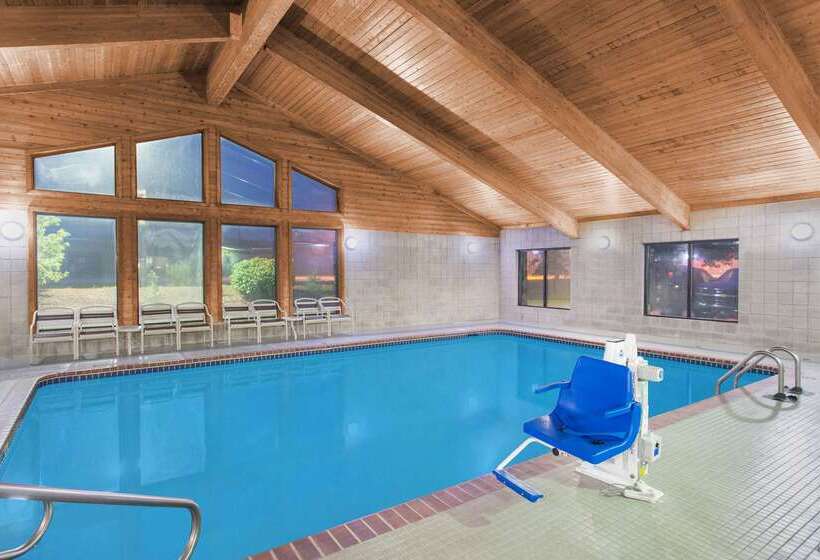 فندق Americinn By Wyndham Burlington