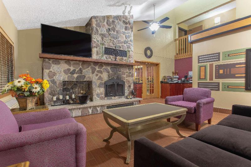 فندق Americinn By Wyndham Burlington