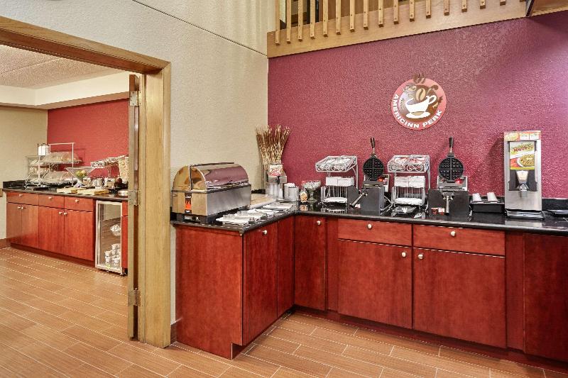 فندق Americinn By Wyndham Burlington