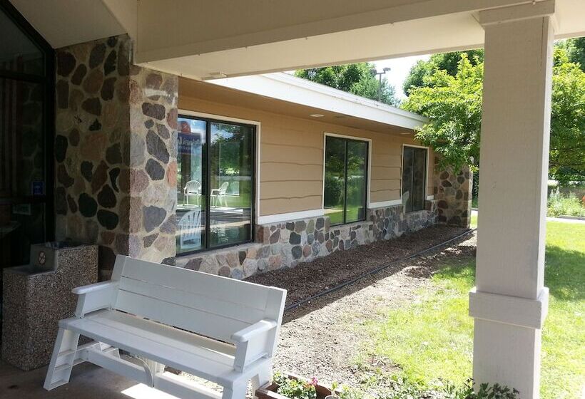 فندق Americinn By Wyndham Burlington