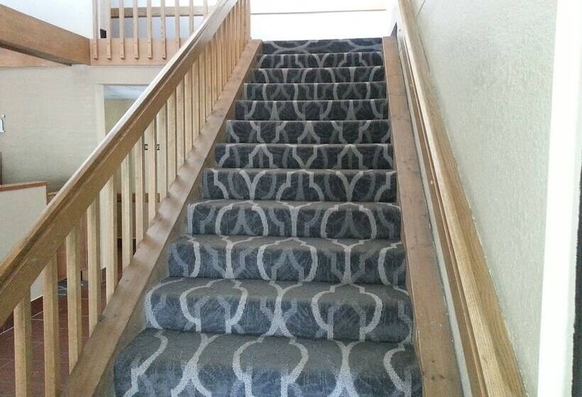 فندق Americinn By Wyndham Burlington