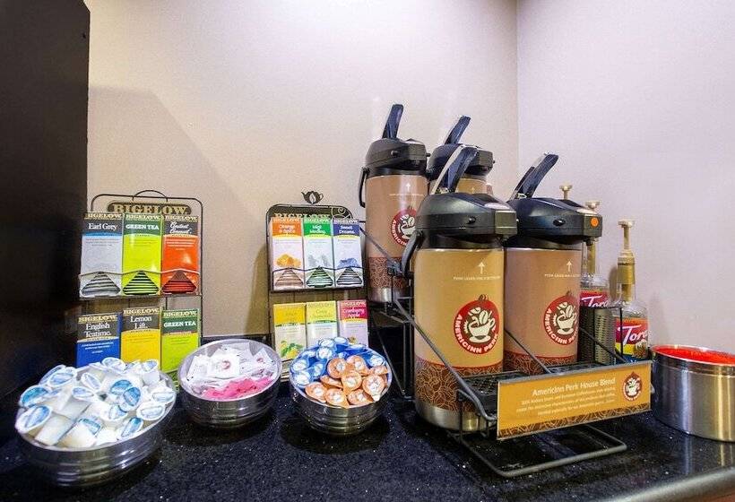 فندق Americinn By Wyndham Burlington