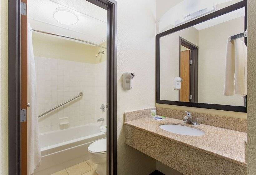 فندق Americinn By Wyndham Burlington