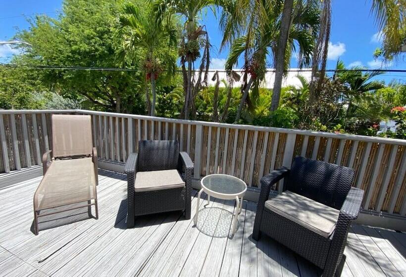 فندق Authors Key West Guesthouse