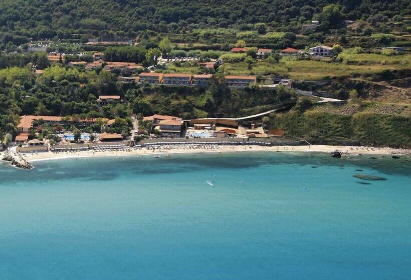 בית מלון כפרי Baia Tropea Resort