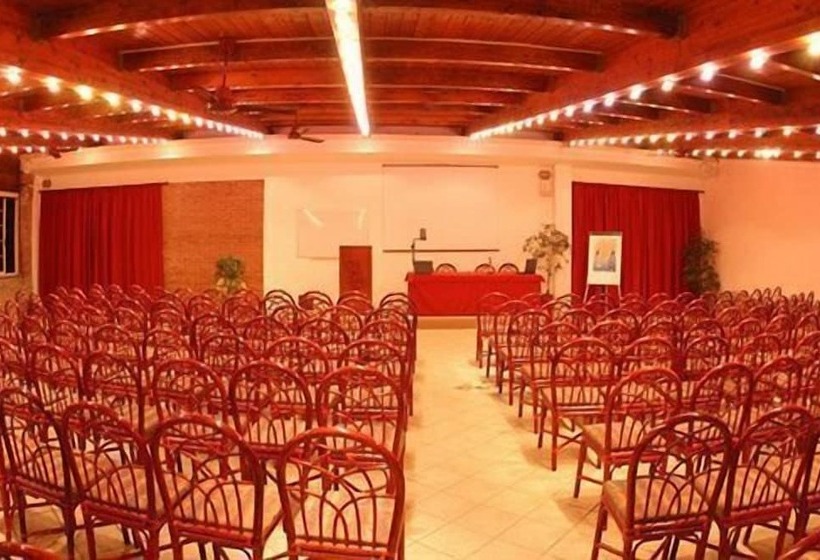 בית מלון כפרי Baia Tropea Resort