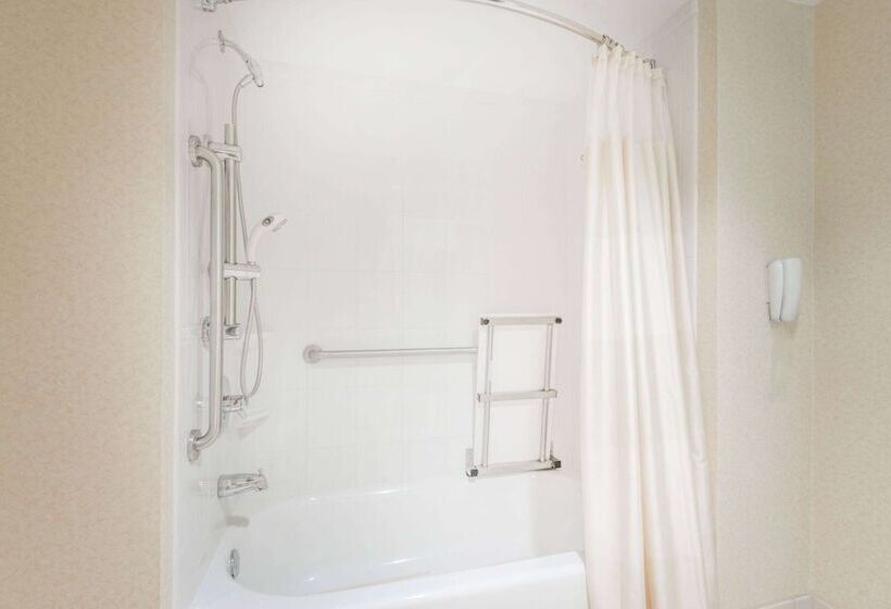 فندق Baymont By Wyndham Greensburg