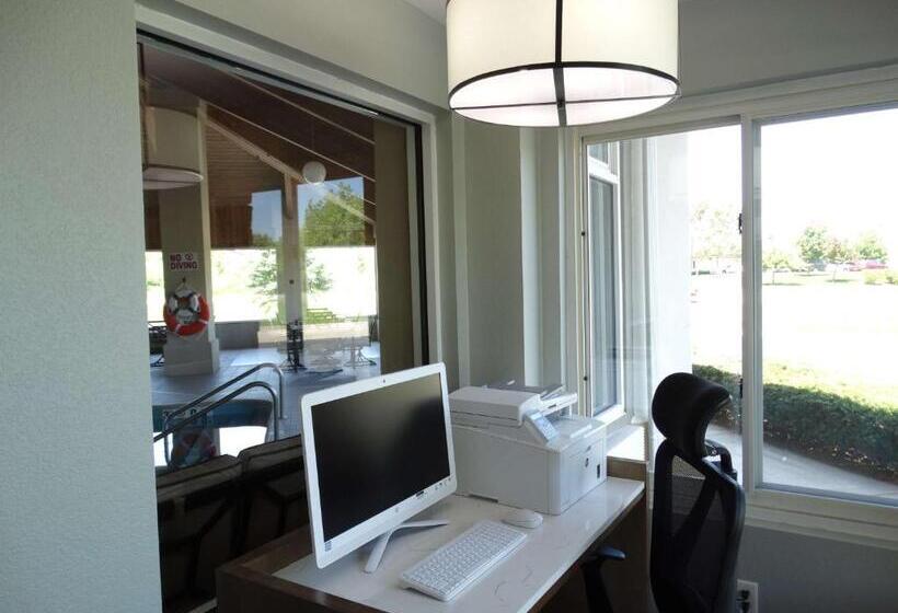 فندق Best Western Dewitt