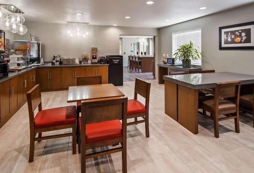 فندق Best Western Dewitt