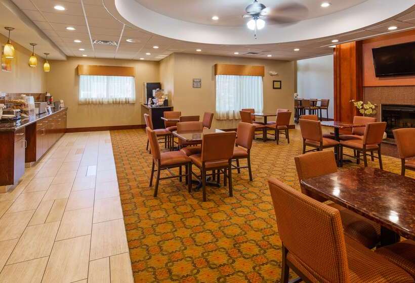 فندق Best Western Plus Finger Lakes Inn & Suites