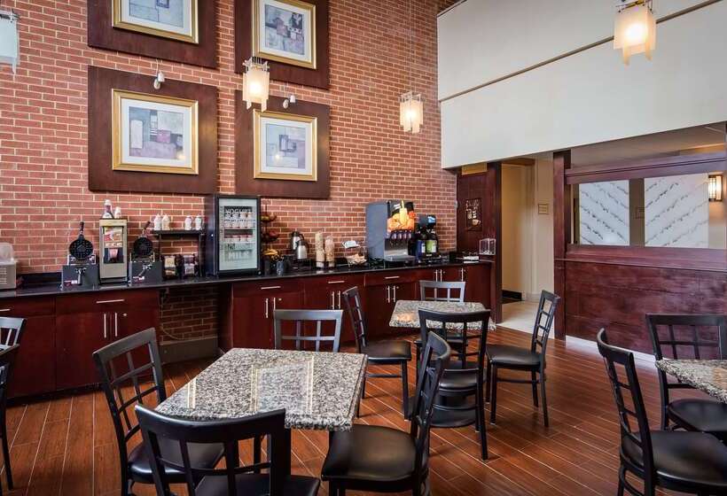 ホテル Best Western Plus Reading Inn & Suites