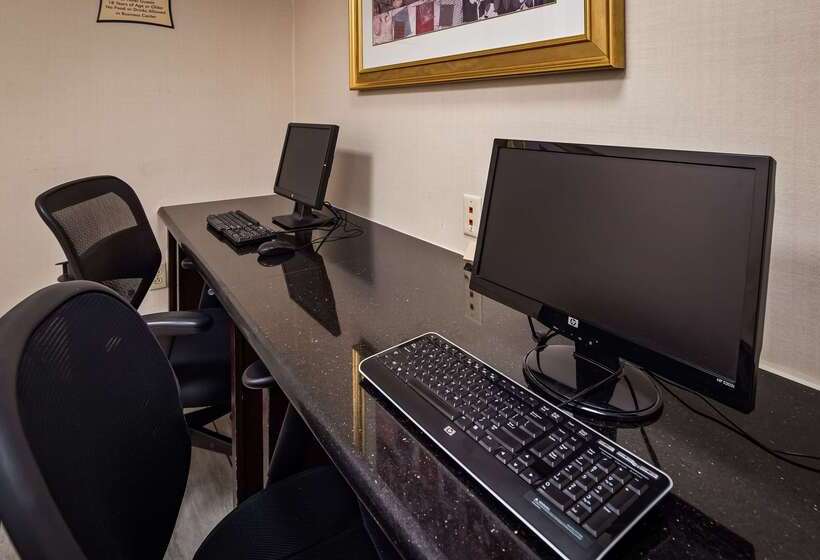 ホテル Best Western Plus Reading Inn & Suites