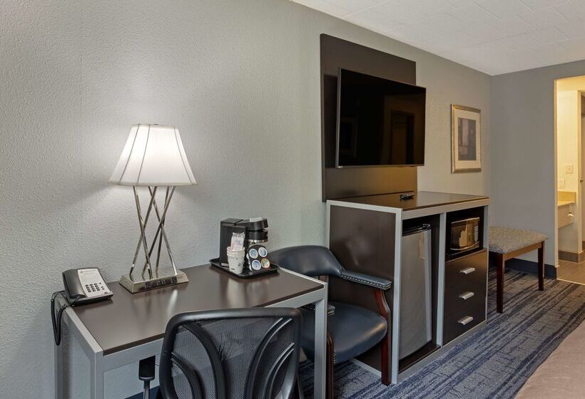ホテル Best Western Plus Reading Inn & Suites